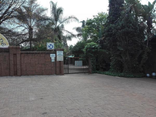 Waterside Lodge Cc Piet Retief Exteriör bild